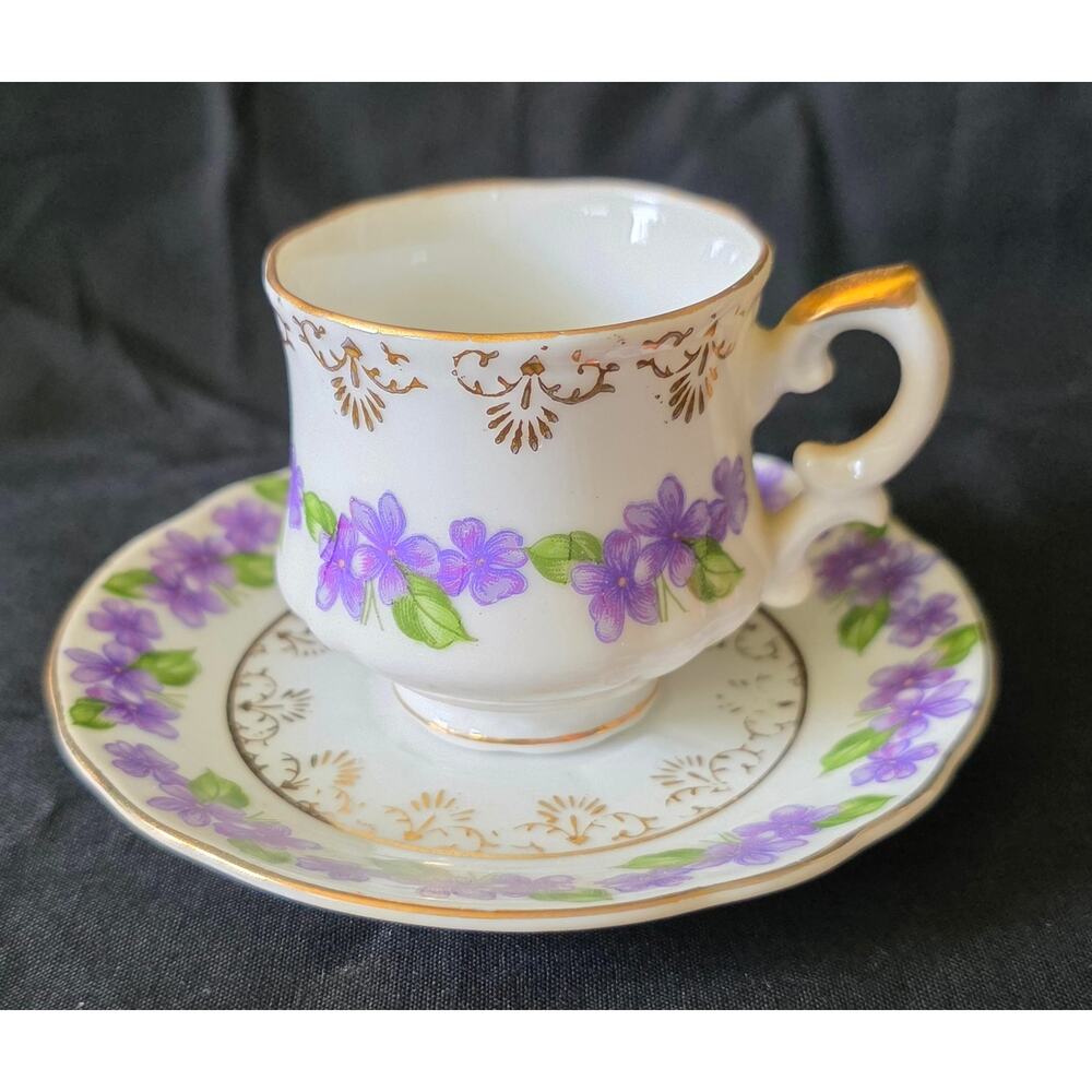 Japan Demitasse Cup Saucer Purple Violets Gold Trim E2660 Floral